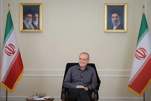 مردم ایران در مقابل توطئه‌های دشمنان، همراه و هم‌صدا هستند